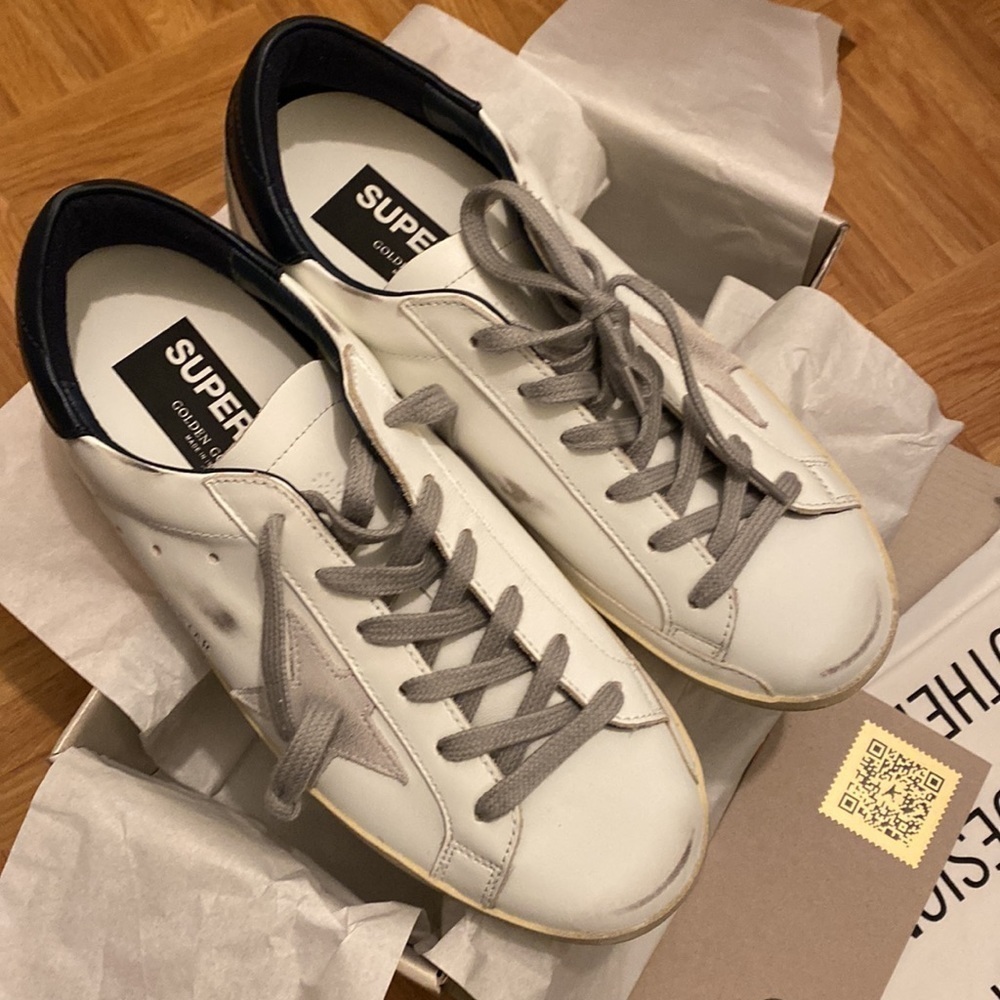 GOLDEN GOOSE WHITE SUPER STAR WITH STAR AND DARK NAVY HELLS. SIZE 39. NEW - Picture 11 of 13